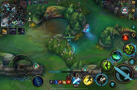 如何玩游英雄联盟手游[图2]